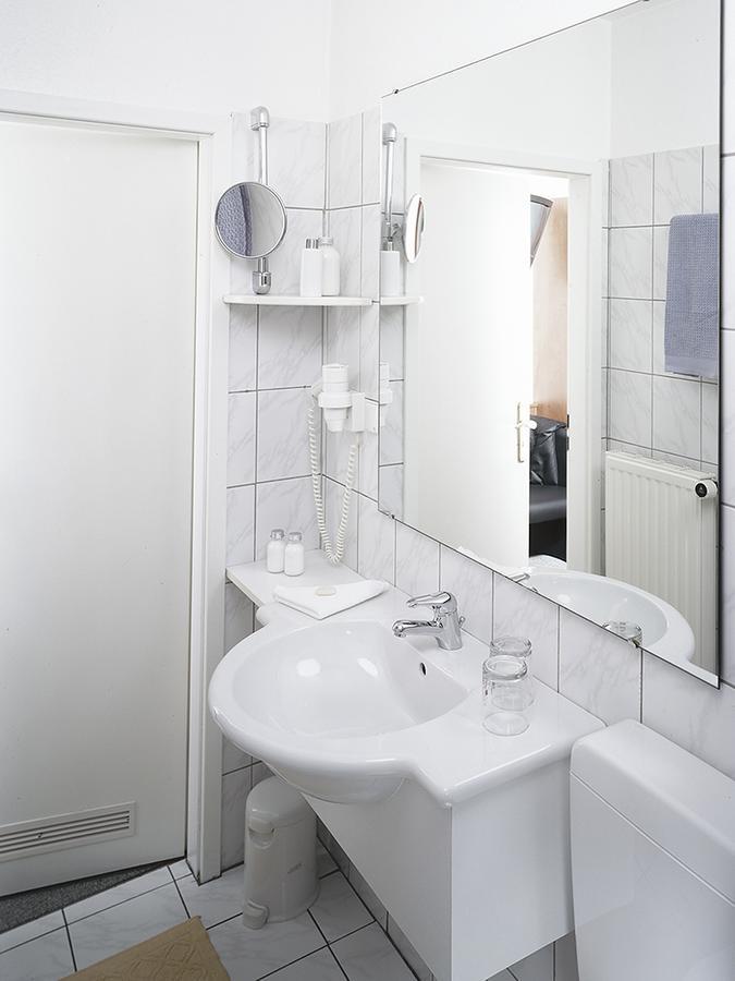 Haus Von Der Heyde Hotel Iserlohn Bagian luar foto